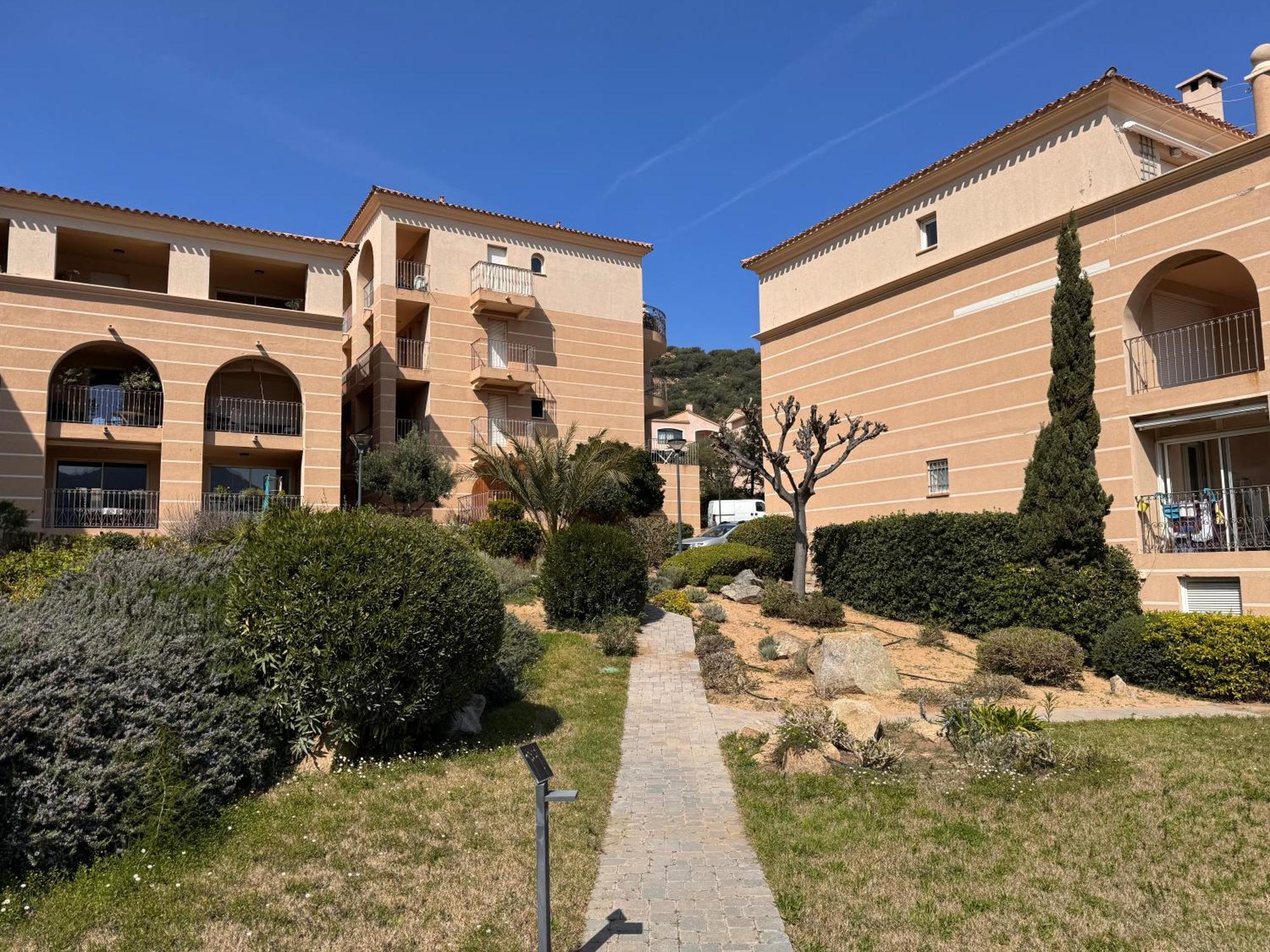 LʼÎle-Rousse Joli Studio Tout Confort Proche Toutes Commodites Dans Residence Calme מראה חיצוני תמונה
